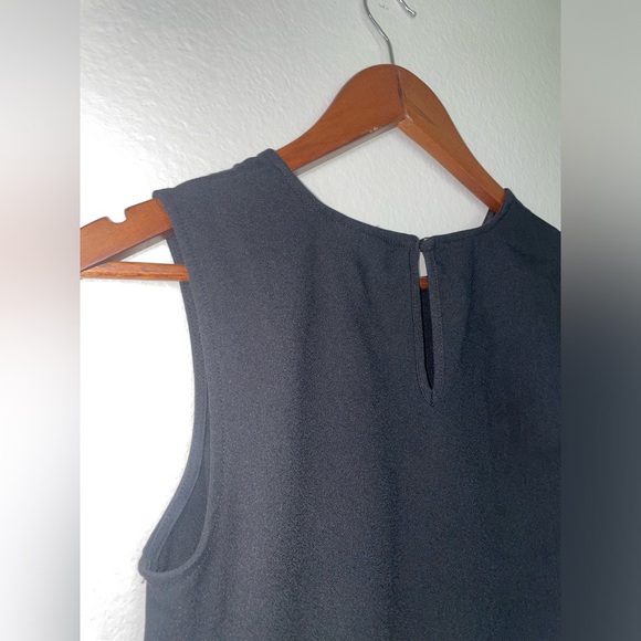 WHO WHAT WEAR Black Sleeveless Long Ruffled Tank Top Blouse keyhole back EUC - Picture 10 of 15